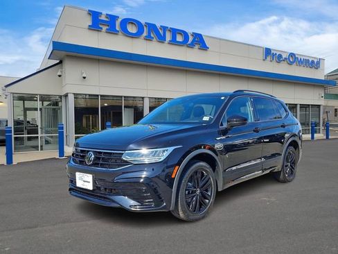 Used 2022 Volkswagen Tiguan SE R-Line AWD/4WD image 1