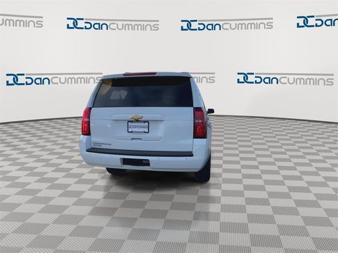 Used 2019 Chevrolet Suburban LT image 8
