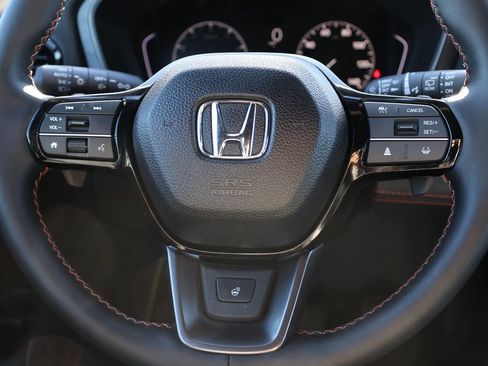 Used 2025 Honda Pilot TrailSport image 19