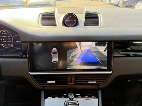 Used 2020 Porsche Cayenne Sport Utility 4D image 22