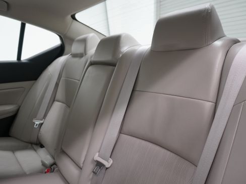 Used 2021 Nissan Altima 2.5 SL FWD image 13