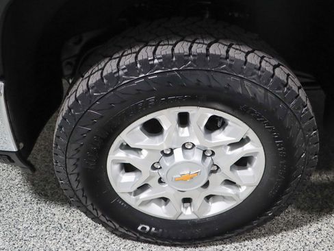 Used 2024 Chevrolet Silverado 2500 LTZ AWD/4WD image 11