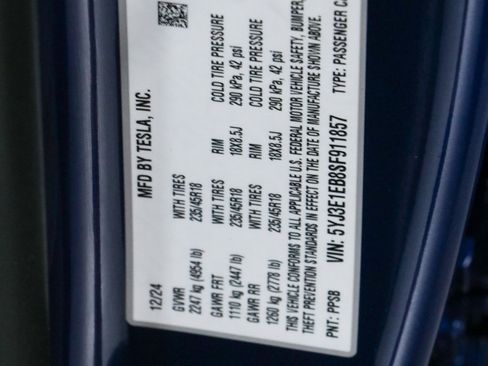 Used 2025 Tesla Model 3 Long Range AWD/4WD image 27