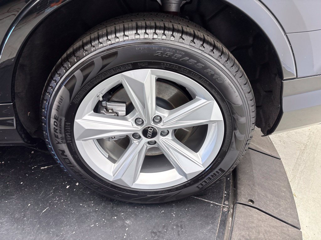 Used 2026 Audi Q7 3.0T Premium AWD/4WD image 16