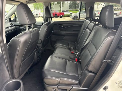 Used 2018 Honda Pilot Touring image 10