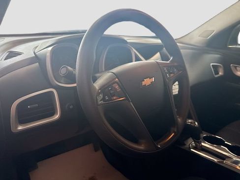 Used 2017 Chevrolet Equinox LS FWD image 10