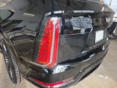 New 2026 Cadillac Escalade IQ Sport 1 w/ LPO, ONYX Package image 34