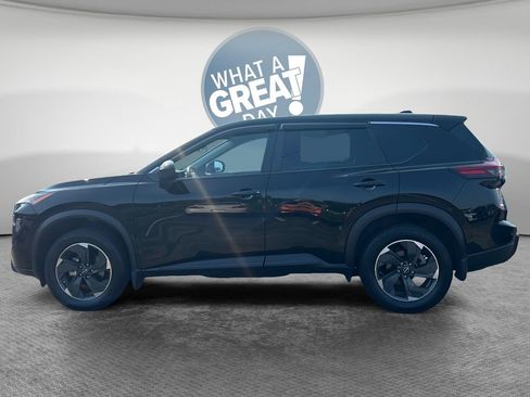 Used 2024 Nissan Rogue SV AWD/4WD image 7