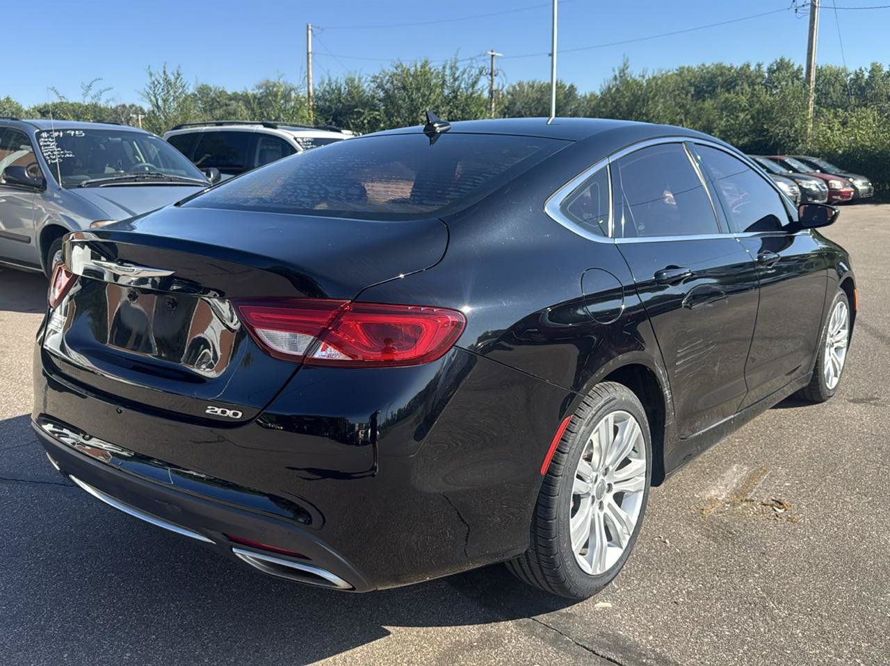 Used 2016 Chrysler 200 Limited w/ Anniversary Edition FWD image 5