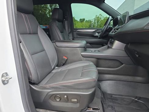 Used 2022 Chevrolet Tahoe RST w/ Luxury Package AWD/4WD image 16