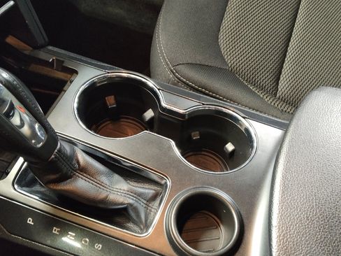 Used 2018 Ford Explorer XLT image 26