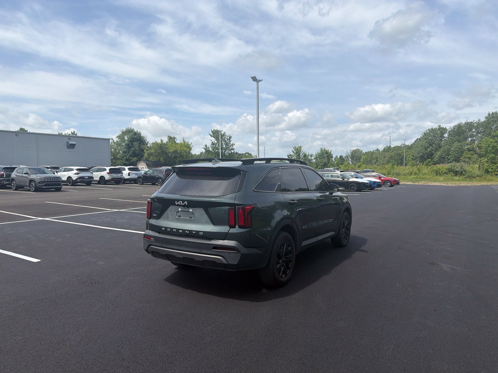Used 2022 Kia Sorento S w/ Panoramic Sunroof Package AWD/4WD image 5