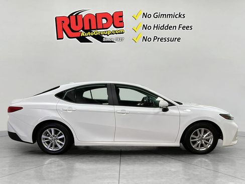 Used 2025 Toyota Camry LE FWD image 7