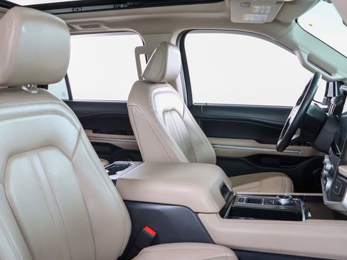 Used 2022 Ford Expedition Limited image 29