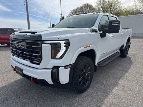 Used 2024 GMC Sierra 2500 AT4 w/ Technology Package AWD/4WD image 5
