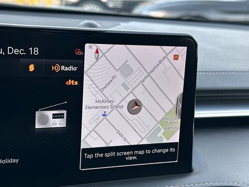 Used 2023 Genesis G70 2.0T image 18