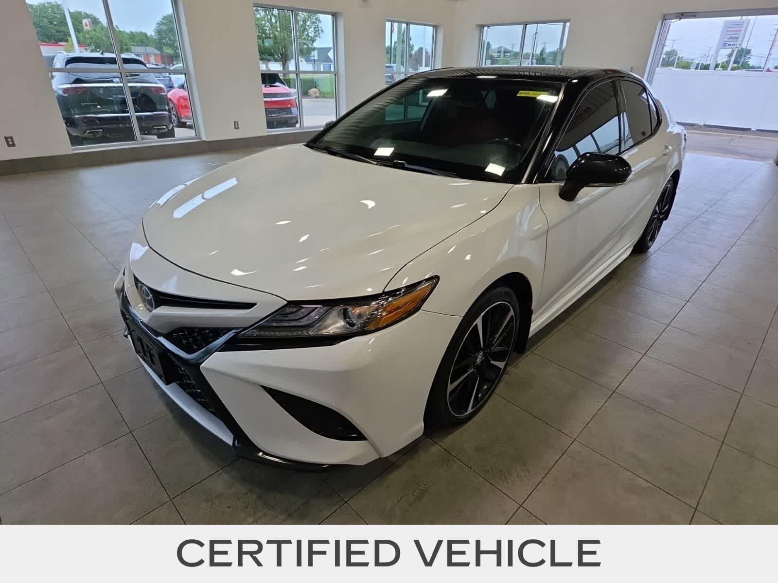 Used 2019 Toyota Camry XSE FWD image 1