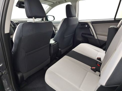 Used 2018 Toyota RAV4 XLE AWD/4WD image 29
