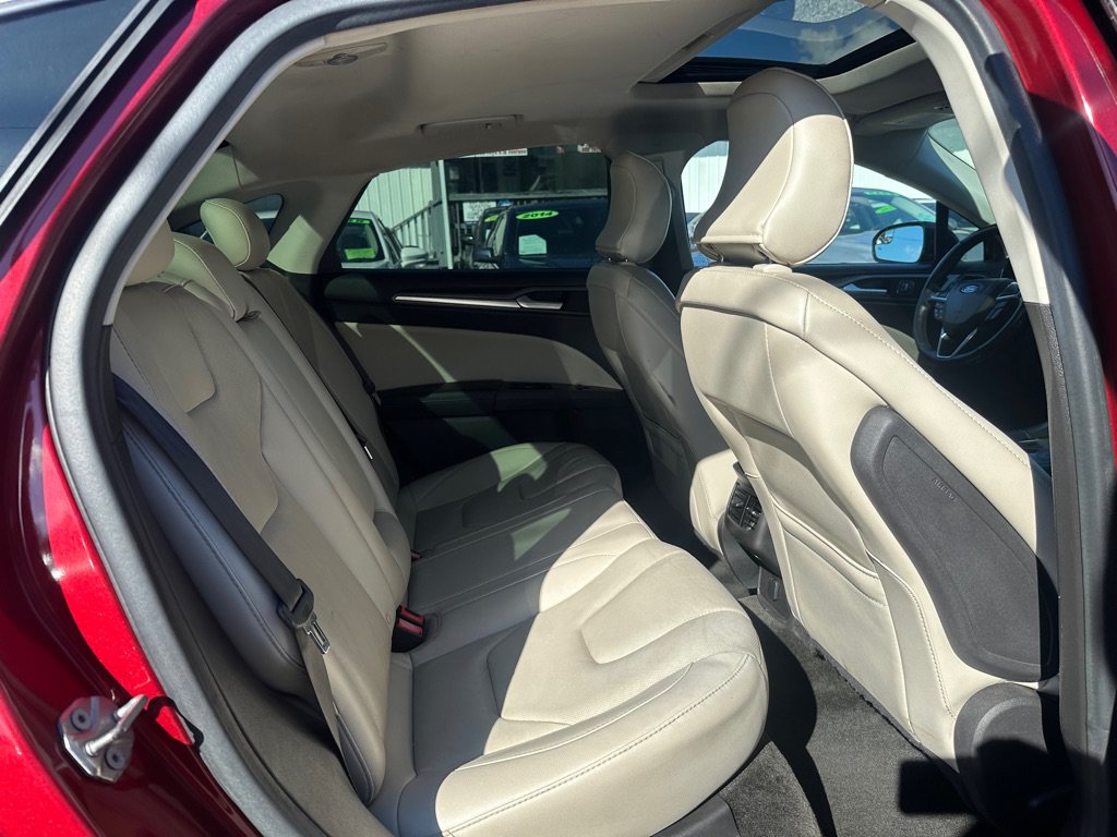 Used 2016 Ford Fusion Titanium FWD image 14