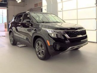 Used 2023 Kia Seltos S w/ Navigation Package AWD/4WD video 1