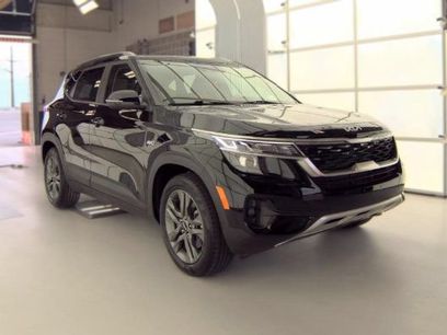 Used 2023 Kia Seltos S w/ Navigation Package