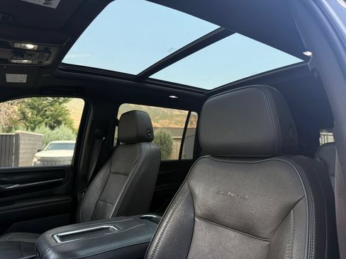 Used 2021 GMC Yukon XL Denali w/ Denali Premium Package AWD/4WD image 21