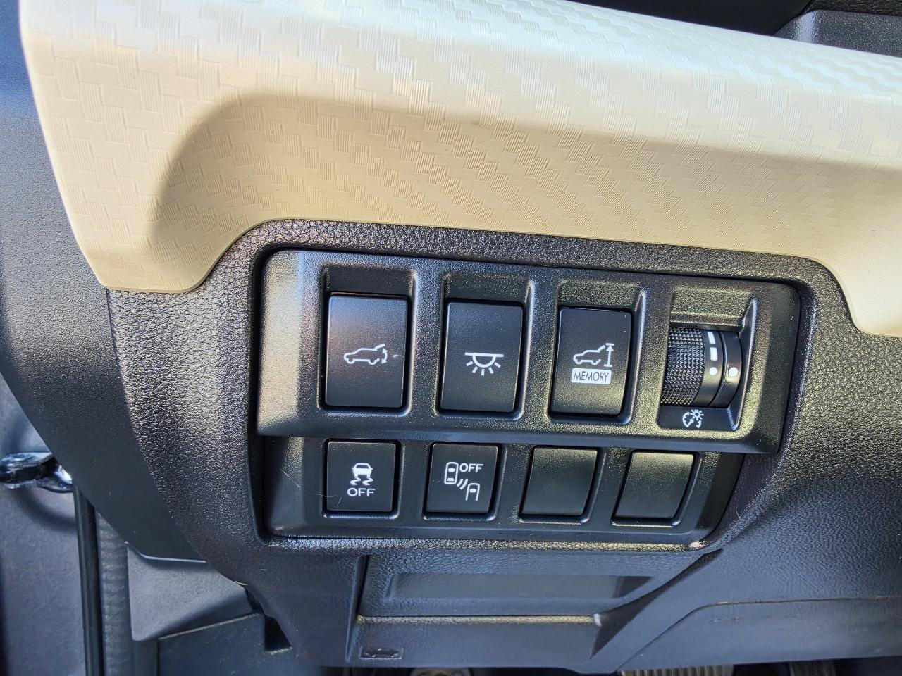 Used 2020 Subaru Ascent Premium w/ Convenience Package AWD/4WD image 15