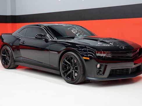 Used 2014 Chevrolet Camaro ZL1 RWD image 55