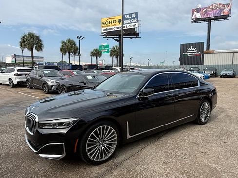 Used 2022 BMW 740i w/ Premium Package image 8