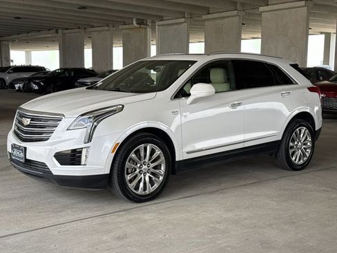 Used 2019 Cadillac XT5 Premium Luxury image 3
