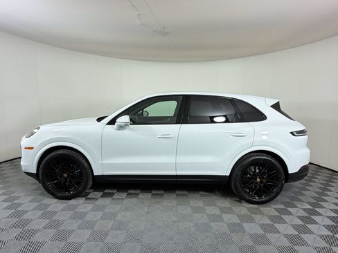Used 2026 Porsche Cayenne AWD/4WD image 2