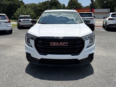 Used 2023 GMC Terrain SLE w/ Driver Convenience Package FWD image 8