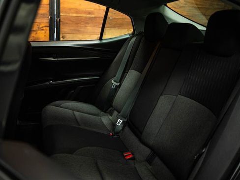 Used 2025 Toyota Camry LE image 10