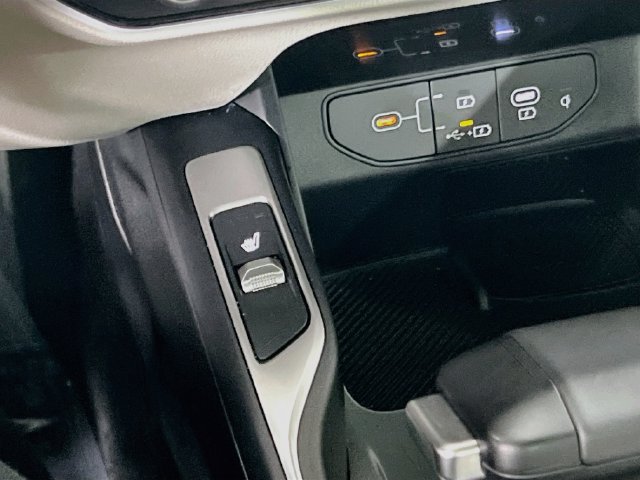 Certified 2024 Kia Sorento S w/ Panoramic Sunroof Package FWD image 20