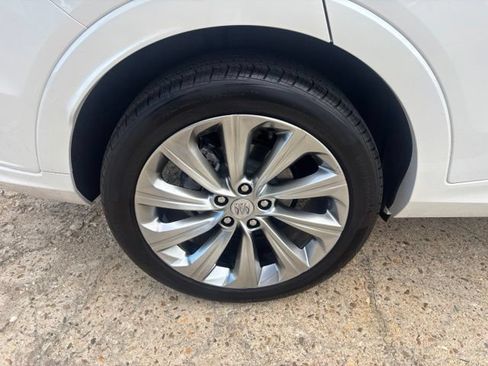 Used 2025 Buick Envista Avenir FWD image 9