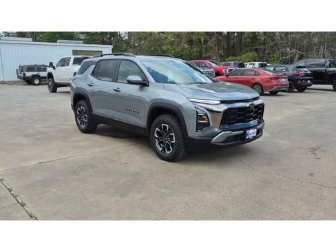 New 2026 Chevrolet Equinox ACTIV image 2