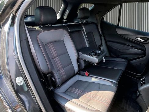 Used 2022 Chevrolet Equinox RS w/ Infotainment Package FWD image 29