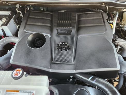 Used 2025 Toyota Tundra SR5 w/ SR5 Premium Package AWD/4WD image 33