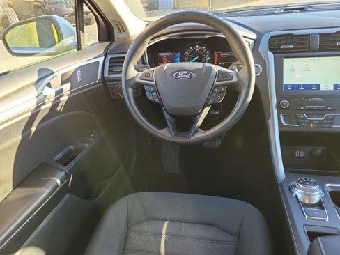 Used 2020 Ford Fusion SE image 13