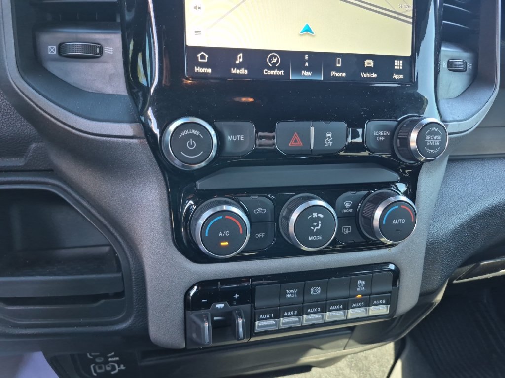 Used 2024 RAM 2500 Tradesman w/ Chrome Appearance Group AWD/4WD image 23