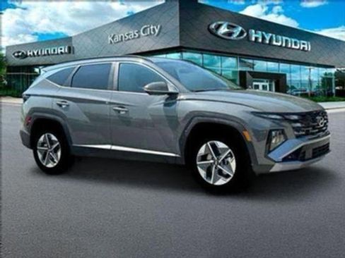 New 2025 Hyundai Tucson SEL image 3