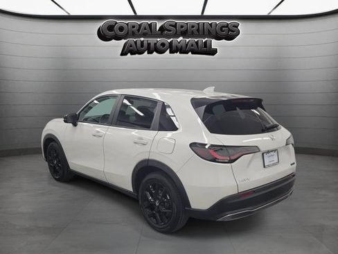 Used 2025 Honda HR-V Sport image 4