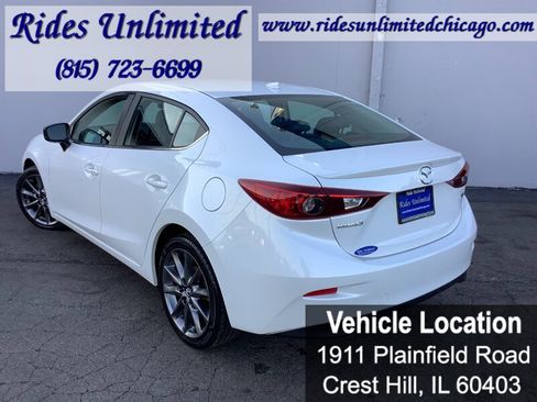 Used 2018 MAZDA MAZDA3 Touring FWD image 4