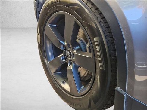 Used 2020 Land Rover Defender 110 SE image 14