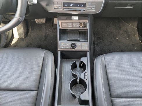 Used 2024 Hyundai Kona Limited FWD image 22