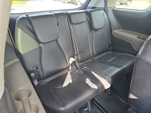 Used 2025 Kia Carnival FWD image 16