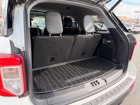 Used 2023 Ford Explorer Limited w/ Limited Technology Package image 26