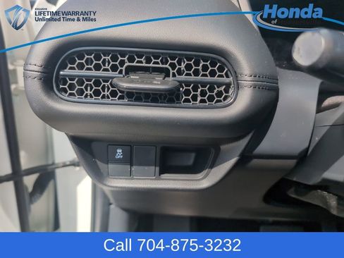 Used 2024 Honda HR-V LX image 25