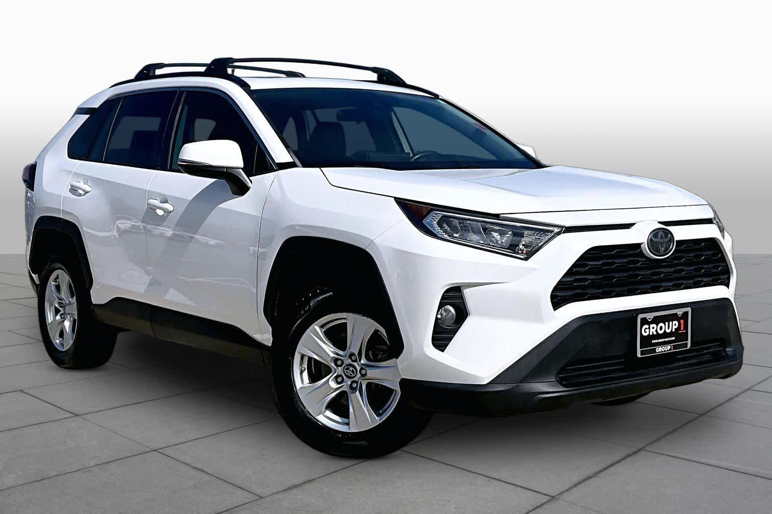 Used 2019 Toyota RAV4 XLE FWD image 3