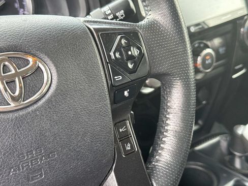 Used 2022 Toyota 4Runner TRD Off-Road AWD/4WD image 23